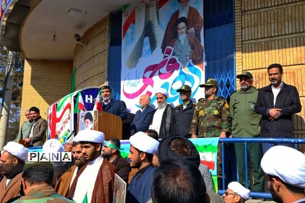 راهپیمایی ۲۲ بهمن ماه با حضور پرشور مردم ولایتمدار و شهید پرور آران و بیدگل