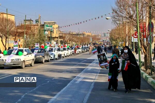 راهپیمایی ۲۲ بهمن ماه با حضور پرشور مردم ولایتمدار و شهید پرور آران و بیدگل