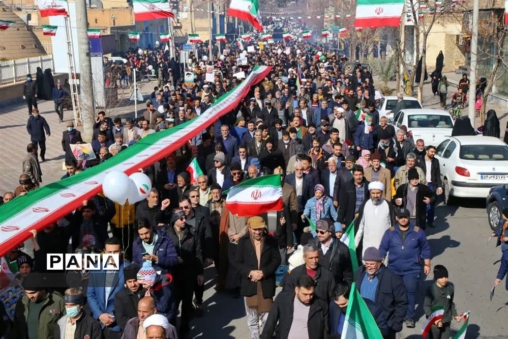 راهپیمایی ۲۲ بهمن ماه با حضور پرشور مردم ولایتمدار و شهید پرور آران و بیدگل