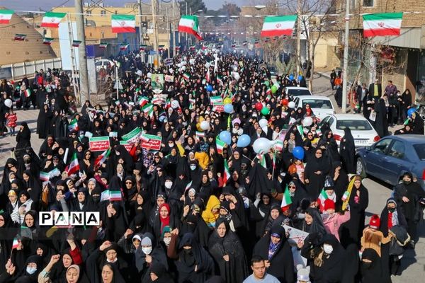 راهپیمایی ۲۲ بهمن ماه با حضور پرشور مردم ولایتمدار و شهید پرور آران و بیدگل