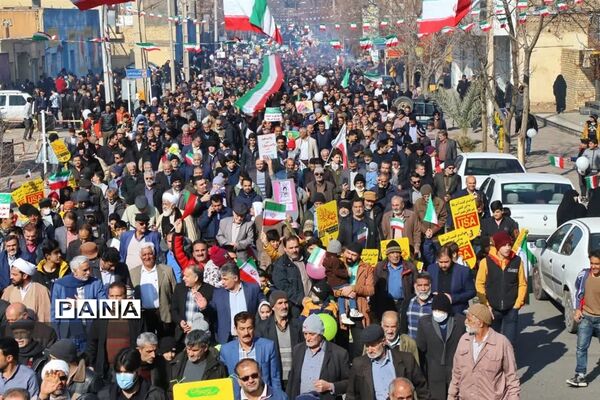 راهپیمایی ۲۲ بهمن ماه با حضور پرشور مردم ولایتمدار و شهید پرور آران و بیدگل