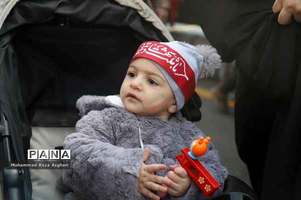 غرفه سازمان دانش‌آموزی در راهپیمایی 22 بهمن