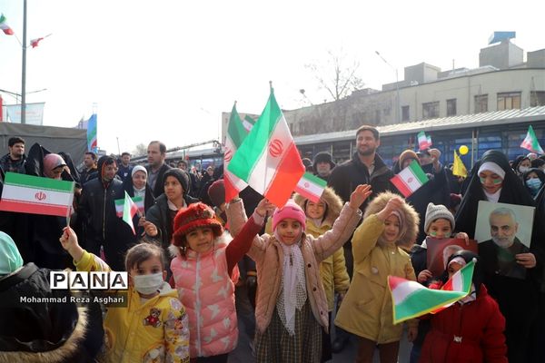 غرفه سازمان دانش‌آموزی در راهپیمایی 22 بهمن