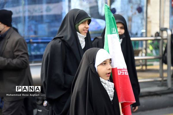 غرفه سازمان دانش‌آموزی در راهپیمایی 22 بهمن