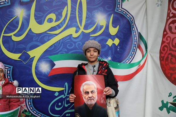 غرفه سازمان دانش‌آموزی در راهپیمایی 22 بهمن