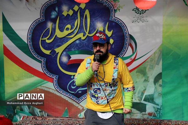 غرفه سازمان دانش‌آموزی در راهپیمایی 22 بهمن