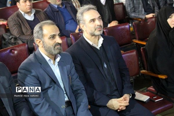 سلسله نشست‌های جهاد تبیین و مراسم در دبیرستان ماندگار البرز