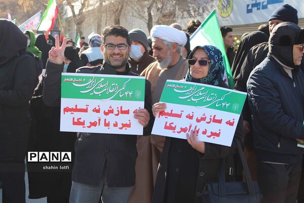 راهپیمایی مردم کرمانشاه در مراسم 22 بهمن