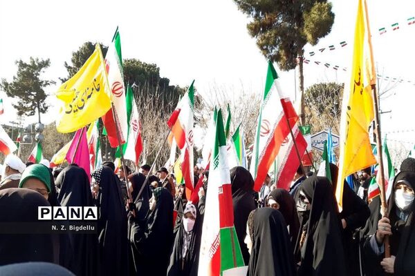 حضورحماسه آفرین مردم قم در راهپیمایی 22 بهمن