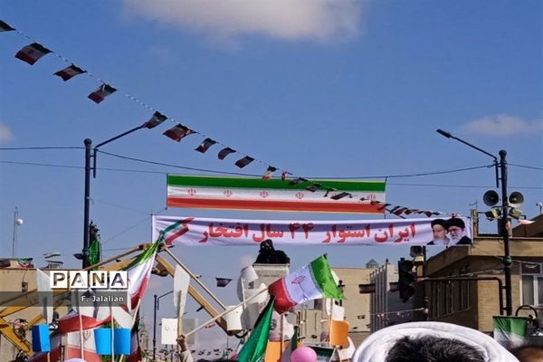 حضورحماسه آفرین مردم قم در راهپیمایی 22 بهمن