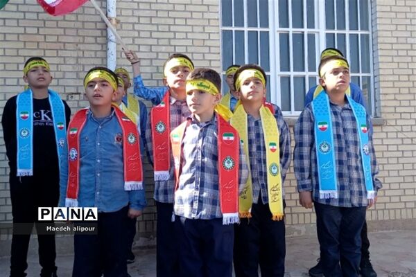 حضور گسترده فرهنگیان و دانش‌آموزان منطقه کامفیروز در راهپیمایی ۲۲ بهمن