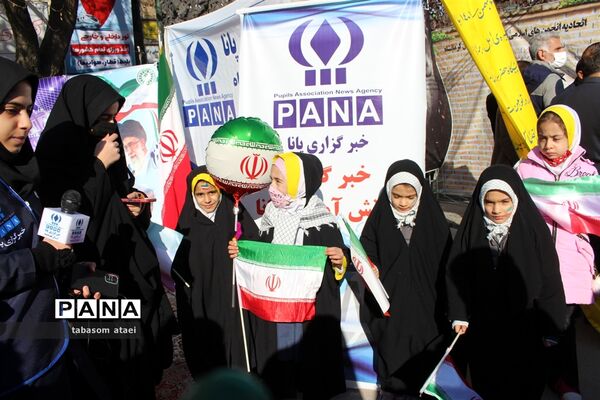 سرود همگانی پیشتازان گام دوم انقلاب در راهپیمایی 22 بهمن