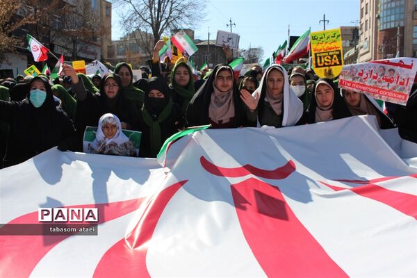سرود همگانی پیشتازان گام دوم انقلاب در راهپیمایی 22 بهمن