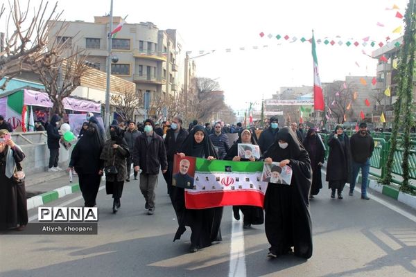 حضور حماسی مردم انقلابی در چهل و چهارمین سالگرد پیروزی انقلاب اسلامی