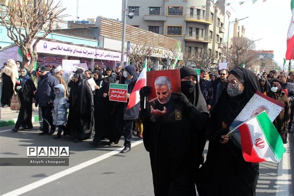 حضور حماسی مردم انقلابی در چهل و چهارمین سالگرد پیروزی انقلاب اسلامی
