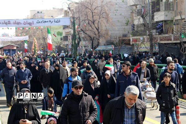 حضور حماسی مردم انقلابی در چهل و چهارمین سالگرد پیروزی انقلاب اسلامی