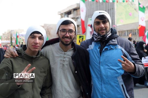 حضور حماسی مردم انقلابی در چهل و چهارمین سالگرد پیروزی انقلاب اسلامی