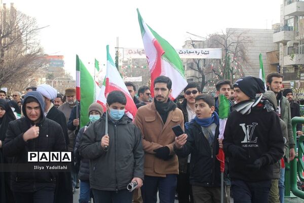 حضور مردم ولایتمدار تهران در مراسم راهپیمایی چهل و چهارمین سالگرد پیروزی انقلاب اسلامی