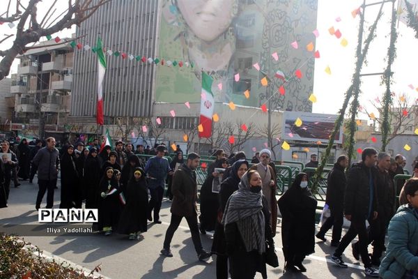 حضور مردم ولایتمدار تهران در مراسم راهپیمایی چهل و چهارمین سالگرد پیروزی انقلاب اسلامی