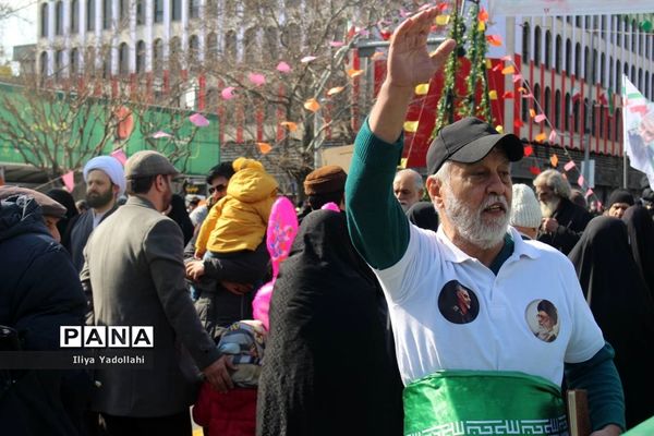 حضور مردم ولایتمدار تهران در مراسم راهپیمایی چهل و چهارمین سالگرد پیروزی انقلاب اسلامی