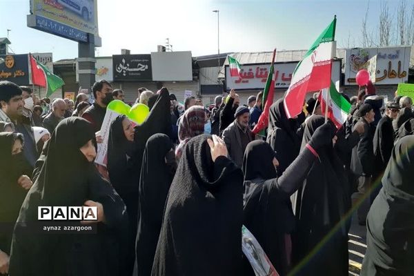 حضور مردم قائمشهر در راهپیمایی ۲۲ بهمن