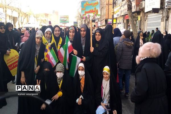 حضور مردم قائمشهر در راهپیمایی ۲۲ بهمن