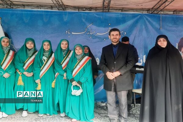 حضورفرهنگیان و دانش‌آموزان آموزش و پرورش استثنایی کشور درراهپیمایی 22 بهمن