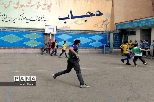 فینال مسابقات فوتسال جام انقلاب در آموزشگاه شیخ جنید شهرستان پیشوا