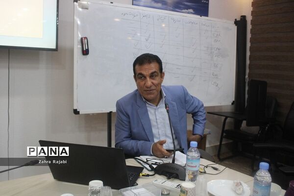 نشست استانی مدیران دبیرستان‌های غیر دولتی دوره دوم متوسطه نظری استان بوشهر
