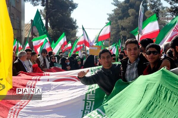 فعالیت‌های بسیج دانش‌آموزی در راهپیمایی 22 بهمن
