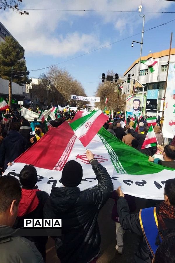 فعالیت‌های بسیج دانش‌آموزی در راهپیمایی 22 بهمن