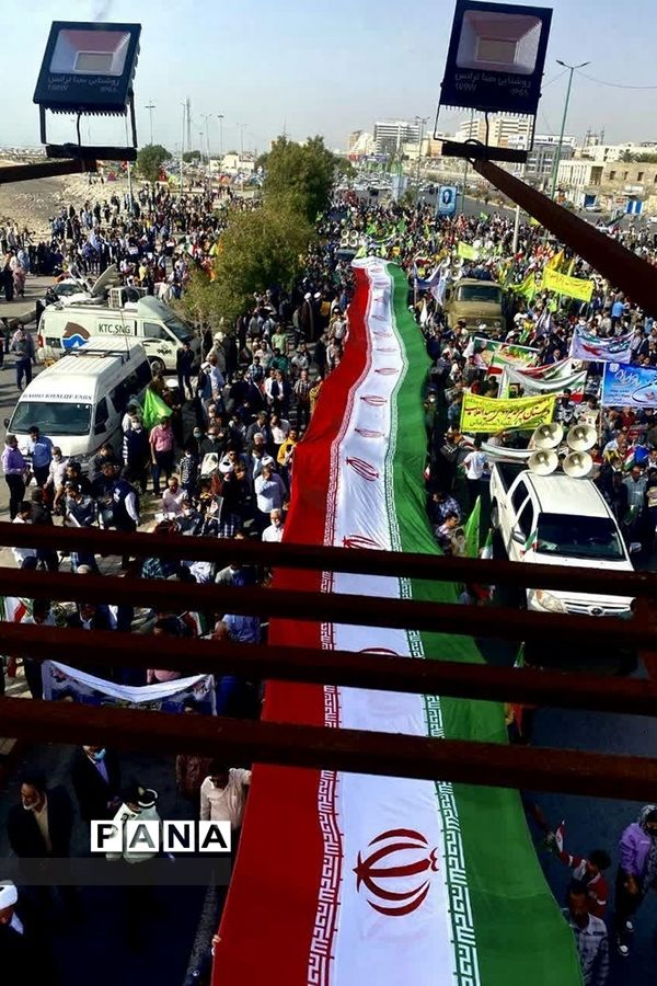 فعالیت‌های بسیج دانش‌آموزی در راهپیمایی 22 بهمن