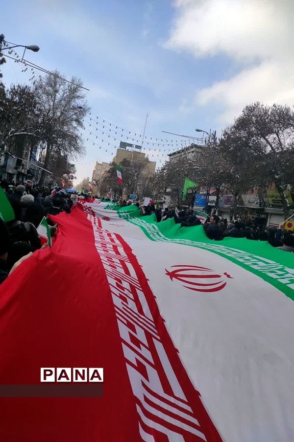 فعالیت‌های بسیج دانش‌آموزی در راهپیمایی 22 بهمن