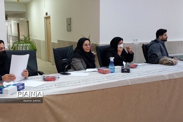 برگزاری جلسه کمیته هدایت تحصیلی ویژه مشاوران در آموزش و پرورش رودهن