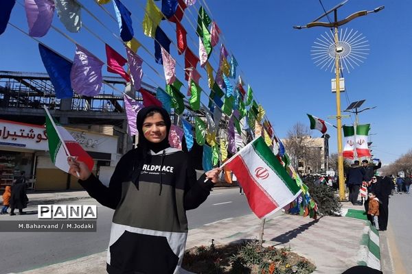 حضور پرشور دانش‌آموزان ولایتمدار ناحیه 2 خرم‌آباد در راهپیمایی 22 بهمن