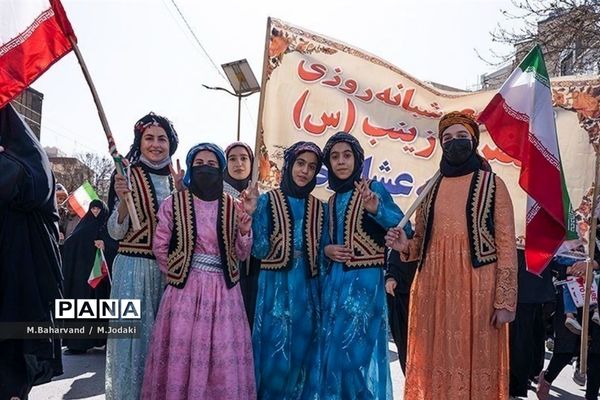 حضور پرشور دانش‌آموزان ولایتمدار ناحیه 2 خرم‌آباد در راهپیمایی 22 بهمن