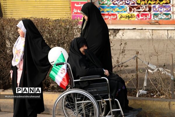 حضور چشم‌گیر مردم قزوین در جشن ۴۴ سالگی انقلاب