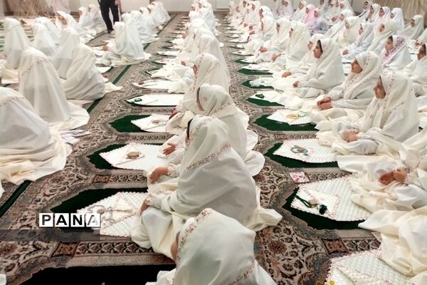 جشن تکلیف شکوفه‌های 9 ساله دبستان دخترانه سعادت شهرستان قدس