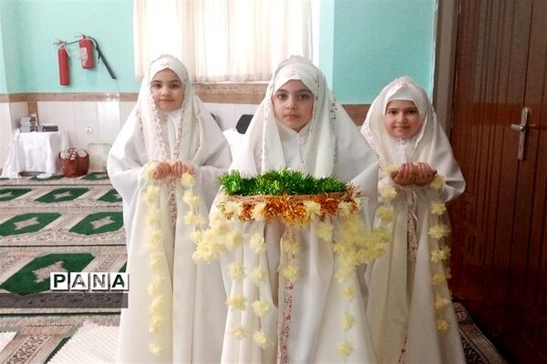جشن تکلیف شکوفه‌های 9 ساله دبستان دخترانه سعادت شهرستان قدس