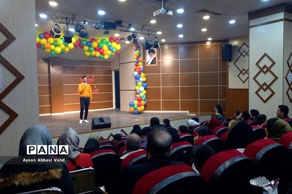 برگزاری نمایش جنگ شادی درشهرستان قرچک