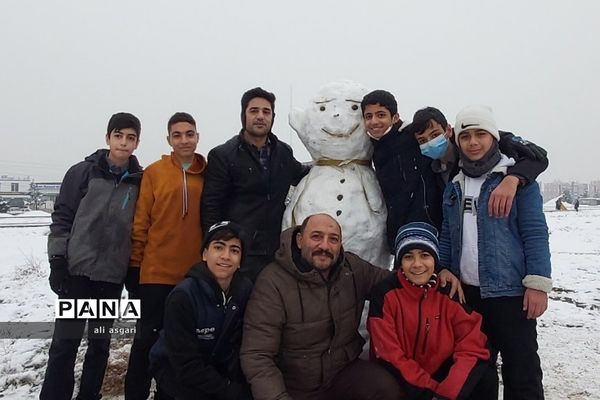 یک روز برفی در شهریار