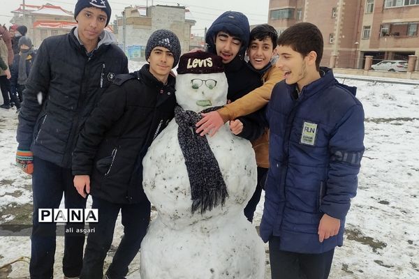 یک روز برفی در شهریار