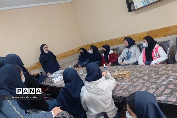 برگزاری جلسات شورای دانش‌آموزی در  مدارس رودهن