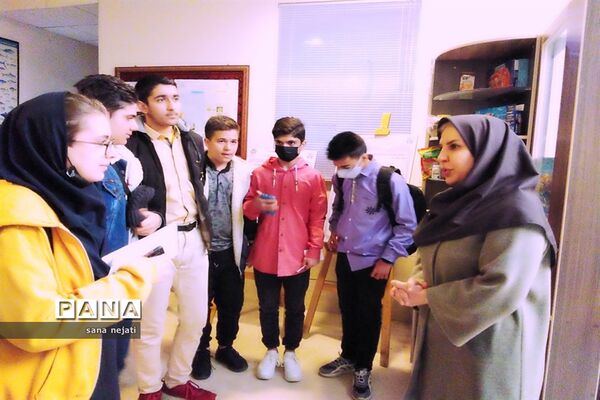 بازدید دانش‌آموزان برگزیده مسابقات پژوهش سراهای دانش‌آموزی از دانشگاه کشاورزی استان فارس