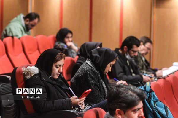 نشست خبری سیزدهمین جشنواره داستان و شعر انقلاب
