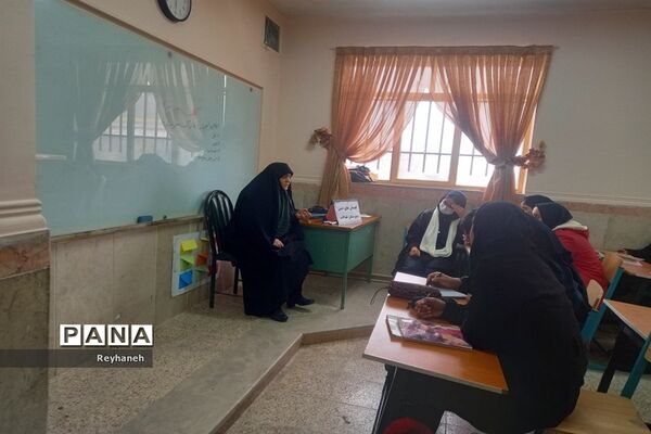 برگزاری جلسه گفتمان دینی در دبیرستان عدالت جوادآباد