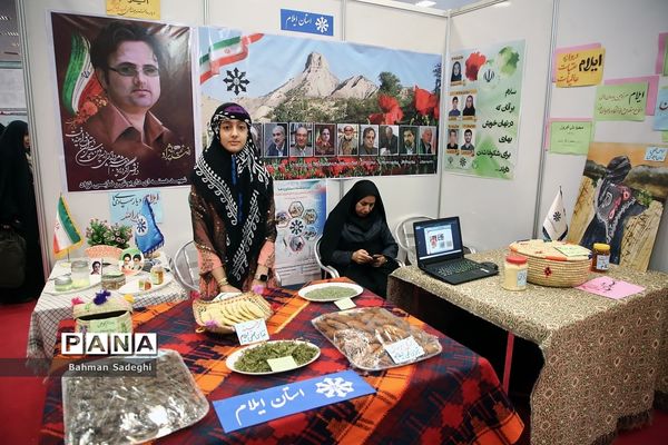 نمایشگاه دستاوردها و طرح‌های پژوهشی برتر دانش‌آموزان سمپاد