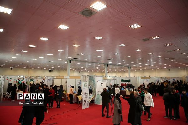 نمایشگاه دستاوردها و طرح‌های پژوهشی برتر دانش‌آموزان سمپاد