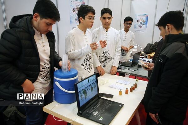 نمایشگاه دستاوردها و طرح‌های پژوهشی برتر دانش‌آموزان سمپاد