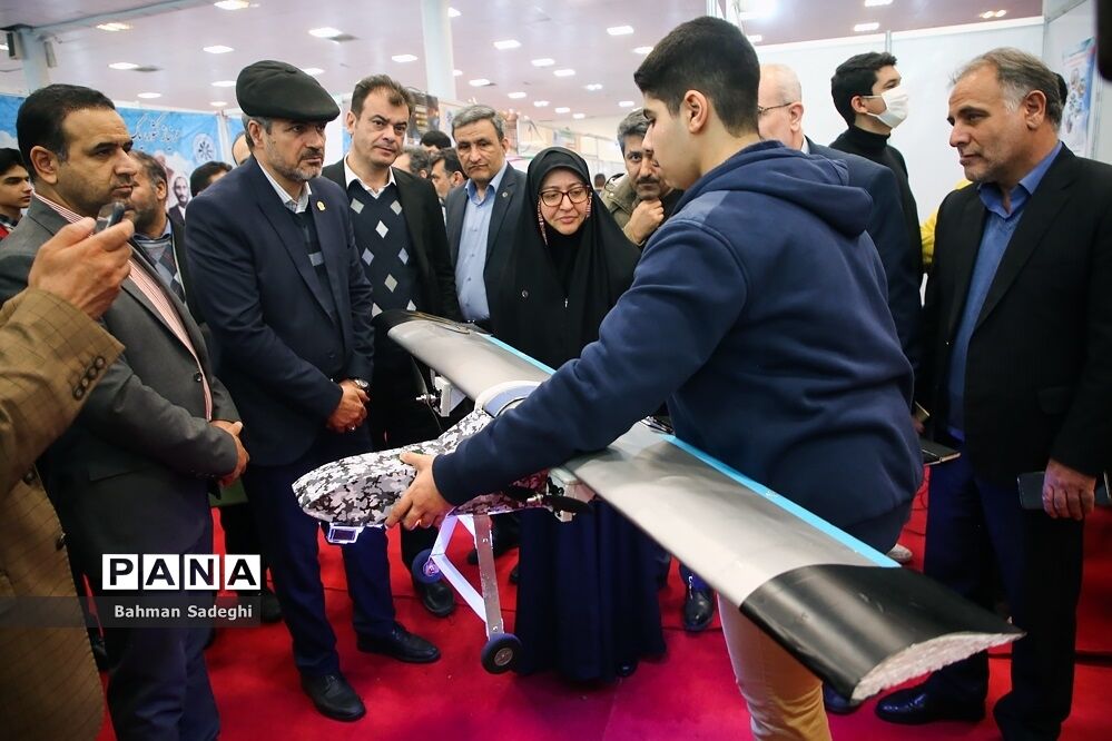 نمایشگاه دستاوردها و طرح‌های پژوهشی برتر دانش‌آموزان سمپاد